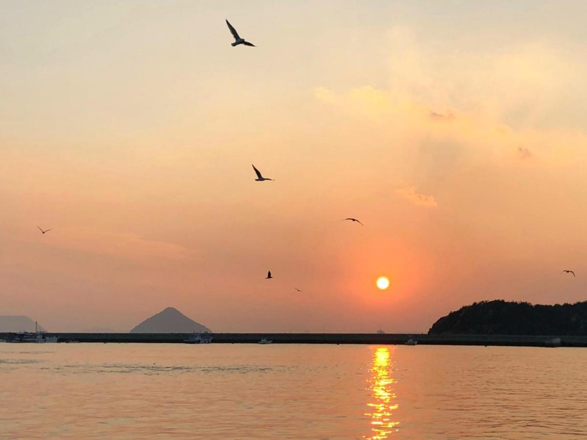 Yado Seven Beach Naoshima Exteriör bild