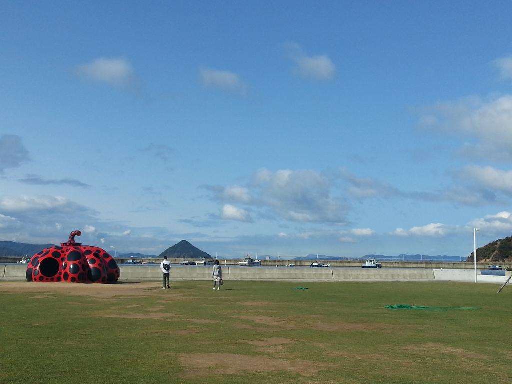 Yado Seven Beach Naoshima Exteriör bild